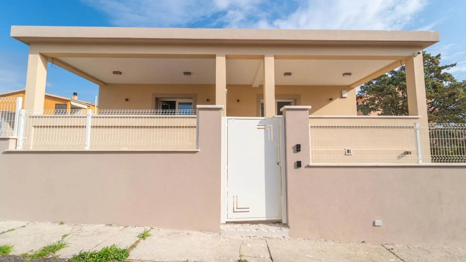 A & L Apartment T غولفو أرانتْشي 0*,