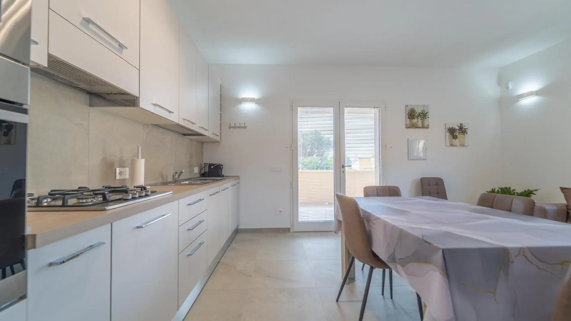 A & L Apartment T غولفو أرانتْشي بيت للعطل